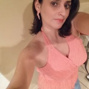 Meet your Posher, Rosa elia